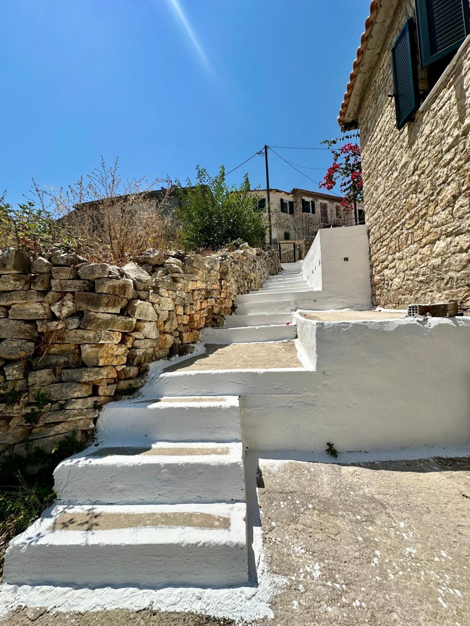 Chrysavgi Stone House Villa Katomerion Exterior photo